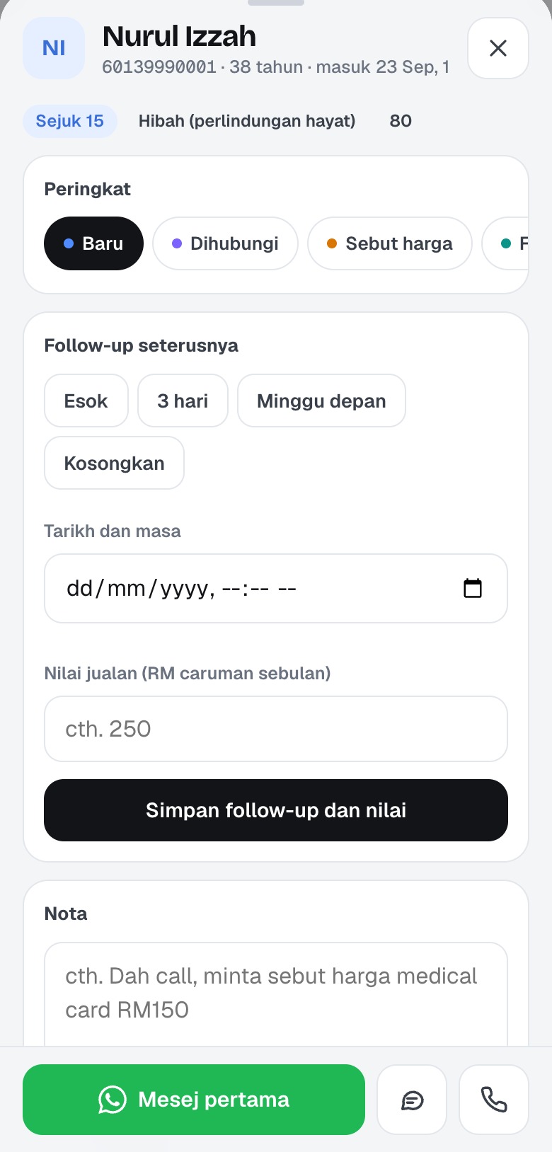 Butiran lead dengan peringkat, follow-up, nilai jualan dan nota